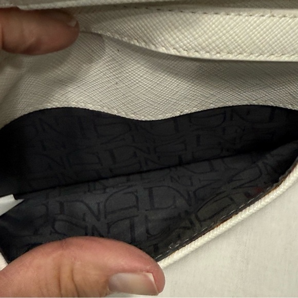 Danielle Nicole Snow White Phone Crossbody Bag Faux Leather - Picture 7 of 7